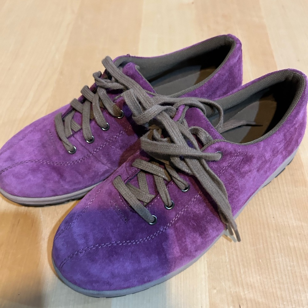 Duluth Trading Co purple suede lace up casual trainers sneakers size 7